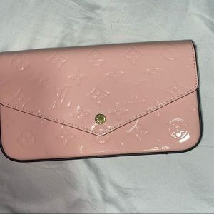 unauthentic Louis Vuitton chain crossbody